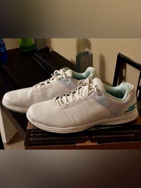 Women  Skechers GOLF shoes size 9